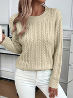 Gestrickter Zopf-Pullover – Manon Gestrickter Zopf-Pullover – Manon Louise Perrin 