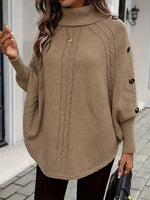 Geknöpfter Poncho – Sylvette Geknöpfter Poncho – Sylvette Louise Perrin 