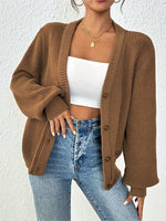Gestrickter Cardigan – Élina Gestrickter Cardigan – Élina Louise Perrin 