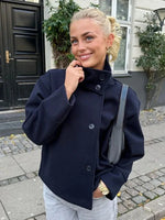 Elegante Jacke – Delara Elegante Jacke – Delara Louise Perrin 