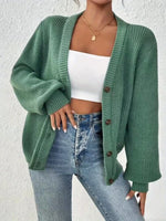 Gestrickter Cardigan – Élina Gestrickter Cardigan – Élina Louise Perrin 