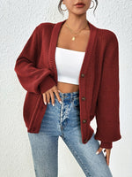 Gestrickter Cardigan – Élina Gestrickter Cardigan – Élina Louise Perrin 
