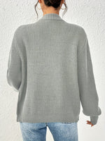 Gestrickter Cardigan – Élina Gestrickter Cardigan – Élina Louise Perrin 