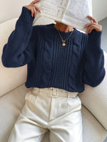 Gestrickter Zopfpullover – Brigitte Gestrickter Zopfpullover – Brigitte Louise Perrin 